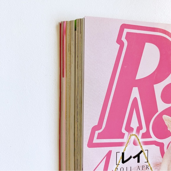 Ray April 2011 Japanese Fashion Magazine Spring Clothes Love List - Picture 7 of 15